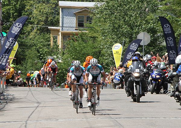 Chris Horner (Airgas-Safeway) makes a selection to split the field at the end of the wall