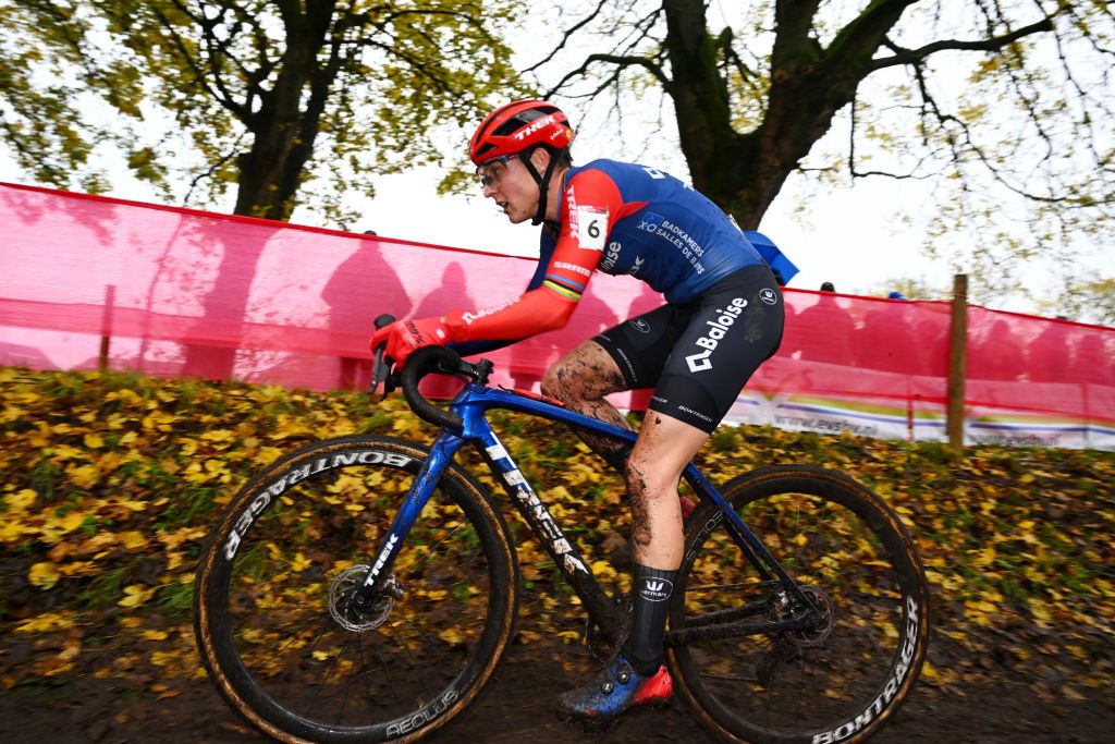 HULST NETHERLANDS NOVEMBER 27 Lucinda Brand of The Netherlands and Team Baloise Trek Lions competes during the 7th UCI Cyclocross World Cup Hulst 2022 Womens Elite CXWorldCup on November 27 2022 in Hulst Netherlands Photo by Luc ClaessenGetty Images