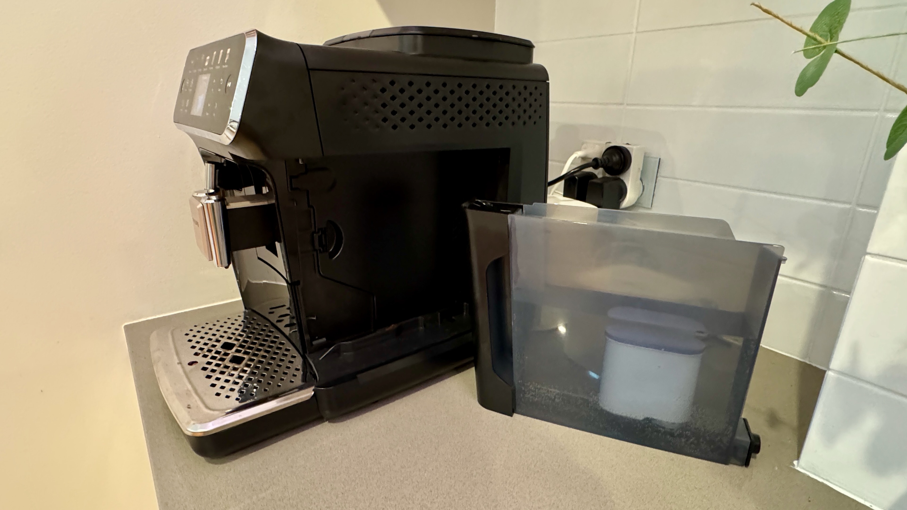Philips 4400 Series LatteGo with water tank removed