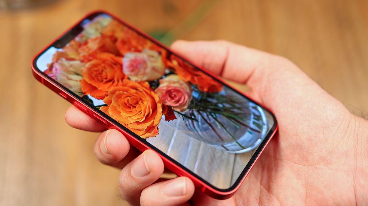 A photo of the iPhone 14 in red