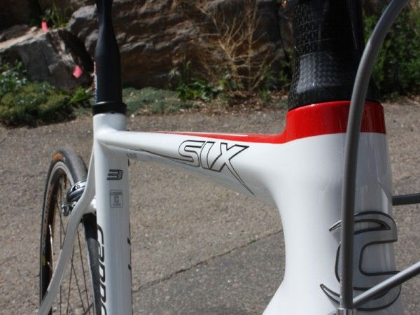 The wide and thin top tube keeps the Six Carbon 3 fairly comfy