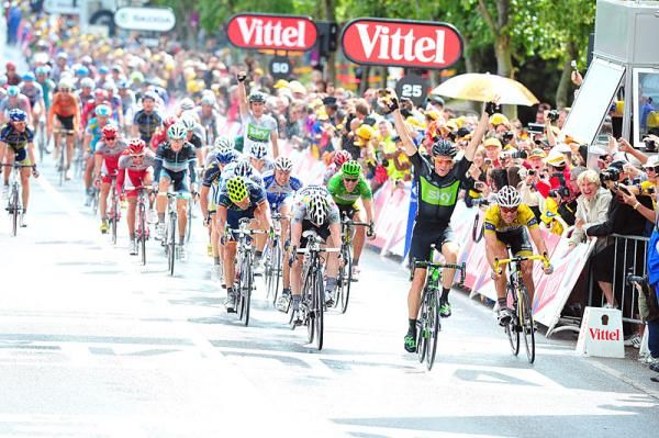 Edvald Boasson Hagen (Sky) outkicked Matt Goss (HTC-Highroad) and race leader Thor Hushovd (Garmin-Cervelo) for the stage win.