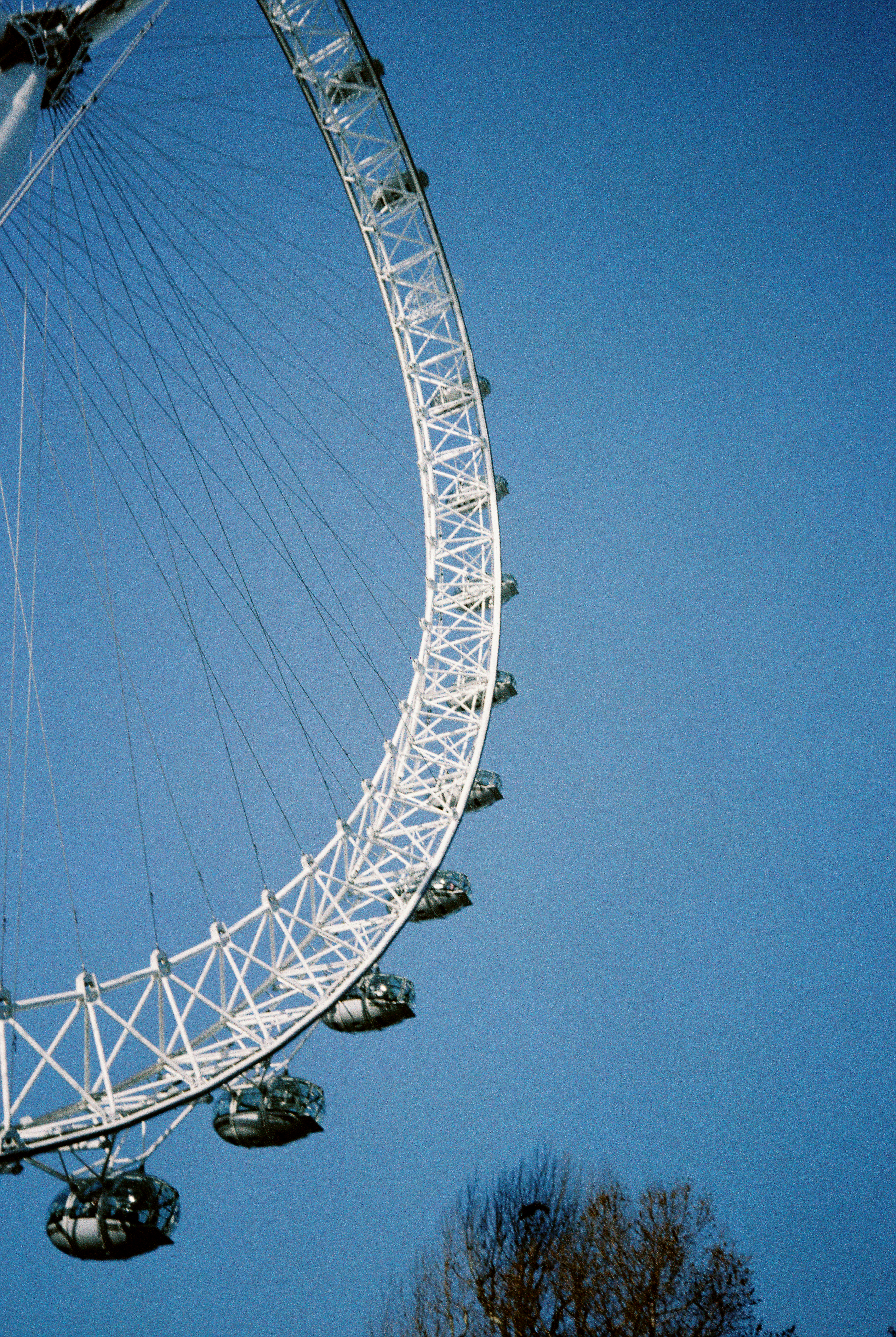 Sample photograph taken with Kodak Snapic A1 showing segment of the London Eye