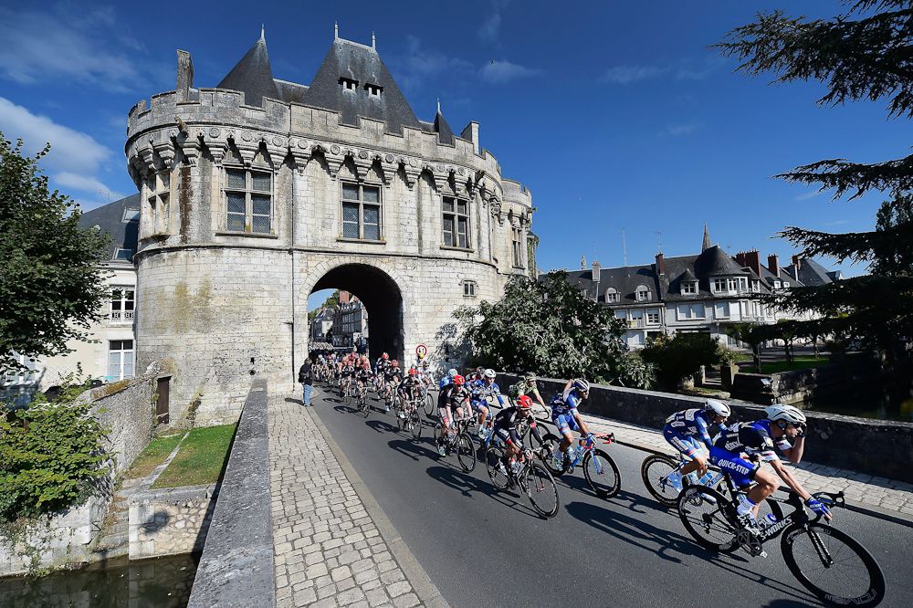 Scenery along the route of Paris-Tours