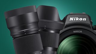 Deux objectifs Sigma à côté d'un appareil photo Nikon Z6 II