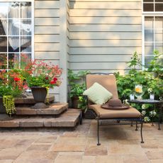 Relaxing patio with pavers