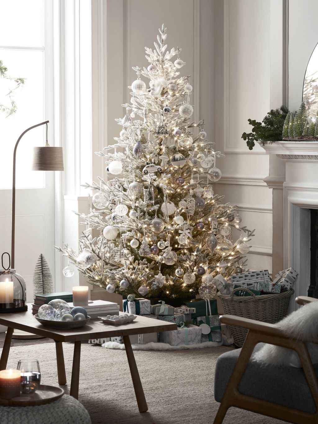 How to decorate a Christmas tree step-by-step | Real Homes
