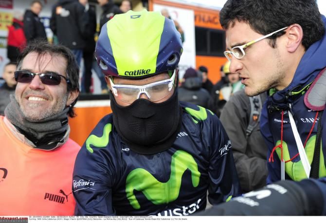 Nairo Quintana (Movistar) tries to go under cover