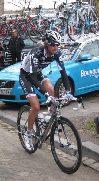 Frank Schleck (Saxo Bank) rolls up to the start in Charleroi