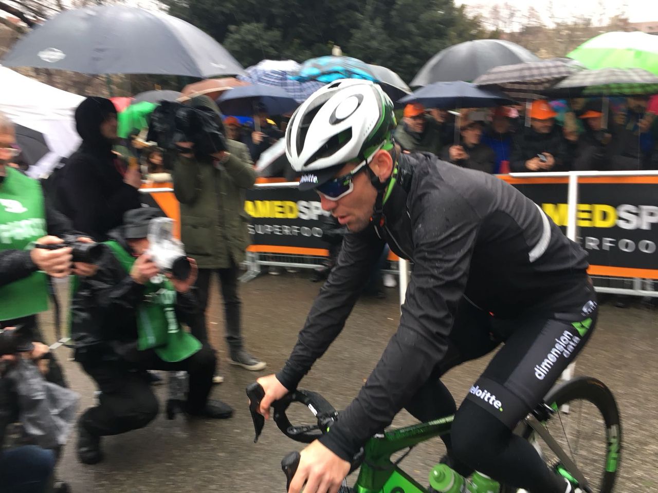 Mark Cavendish played down his chances after breaking his rib in Tirreno-Adriatico