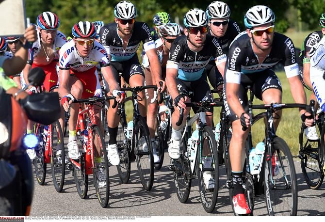 Etixx-QuickStep in the bunch during stage 7