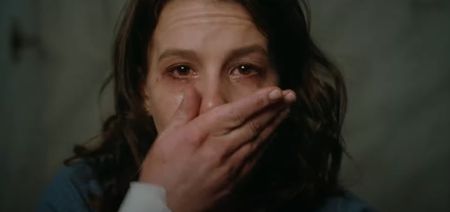 Sosie Bacon as Dr. Rose Cotter in new horror movie Smile