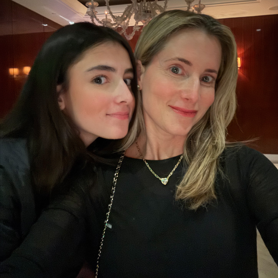 Marina Larroudé with her teenager daughter