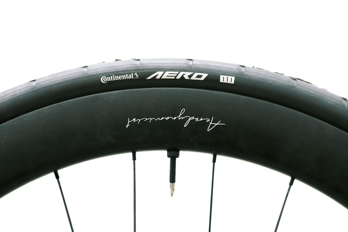 A Continental Aero 111 tyre on a Hunt rim