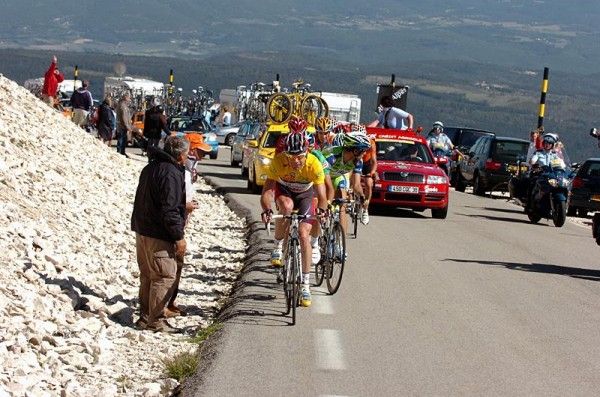 Cadel Evans (Silence-Lotto) chases the lead duo.