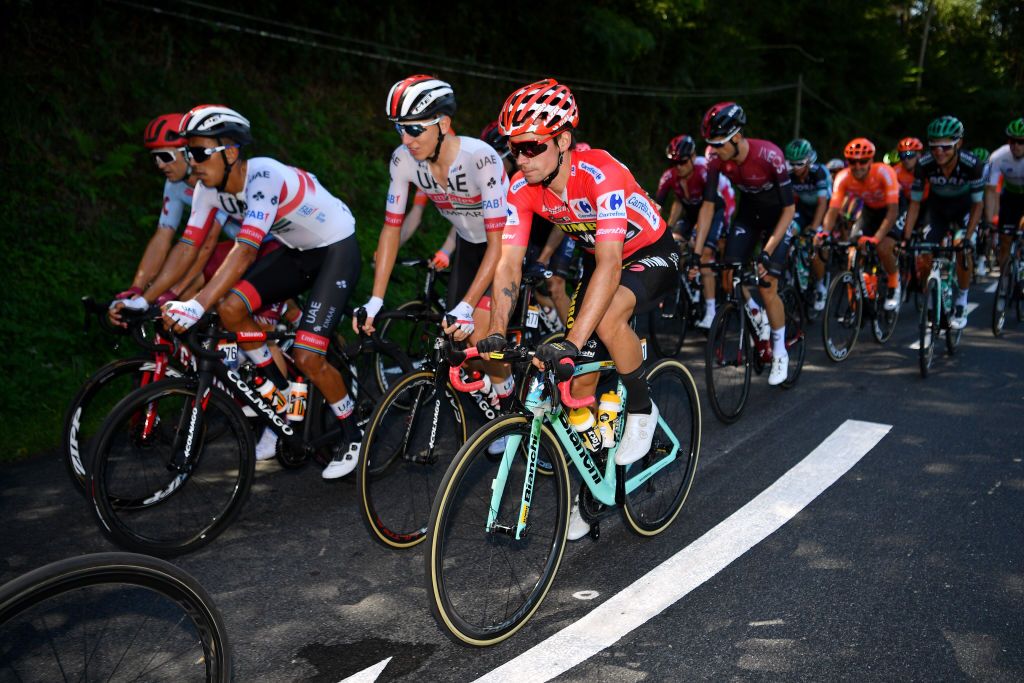 Pogačar and Roglič ride in the peloton on stage 11