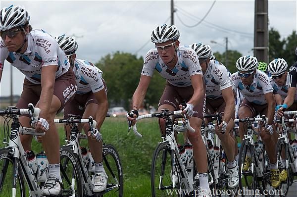 AG2R riders amass to bring back the escape.