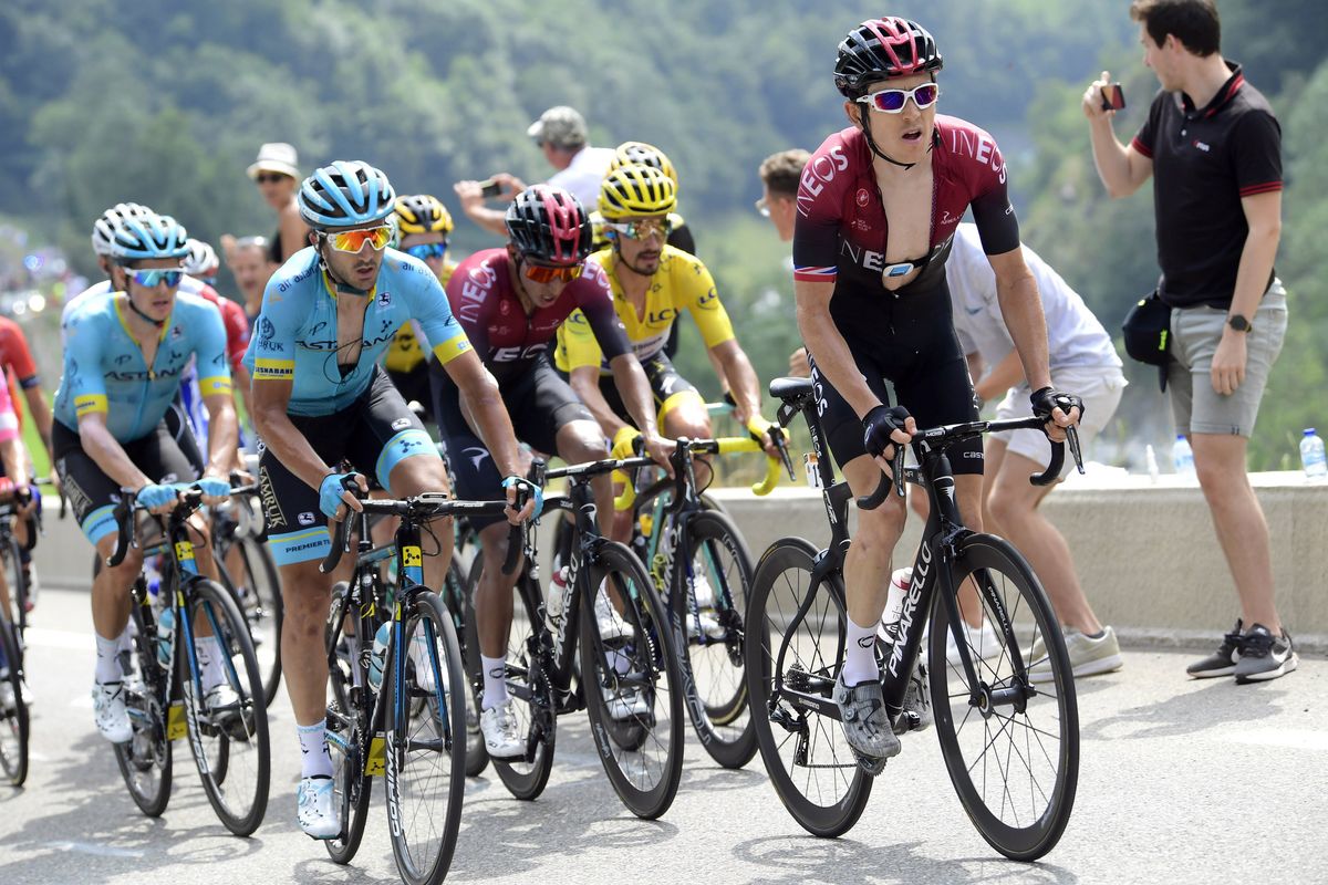 Team Ineos lead the way on the Tourmalet