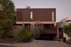 Karijini House, miinimalist moody house design inspired by Karijini National Park