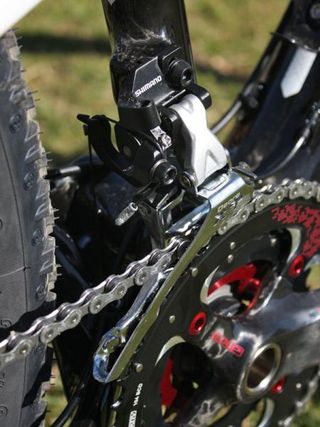The direct mount front derailleur allows for the Superfly 100's offset seat tube.