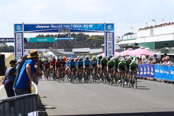 The EvoPro Racing team lead the race into the last lap of the circuit on stage 1 of the 2019 Herald Sun Tour