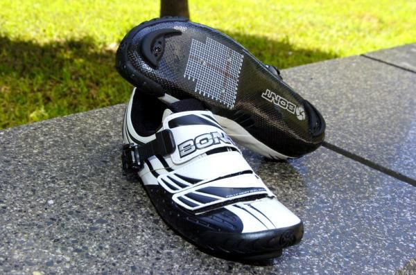The carbon sole wraps up the sides of the foot on all sides for a highly supportive fit