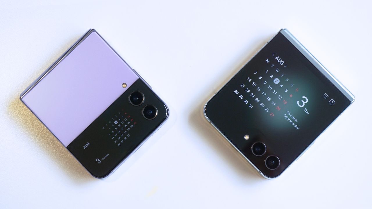 Samsung Galaxy Z Flip 4 vs Samsung Galaxy Z Flip 5 front angled closed calendar