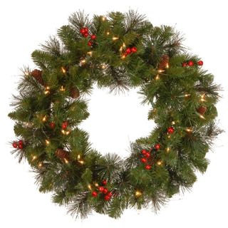 Crestwood Spruce Wreath with Clear Lights