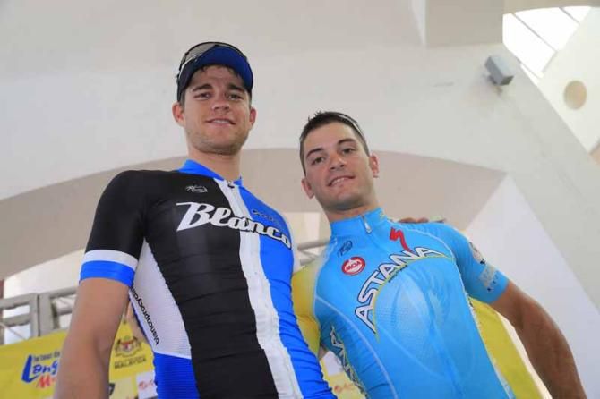 Theo Bos (Blanco) and Andrea Guardini (Astana)
