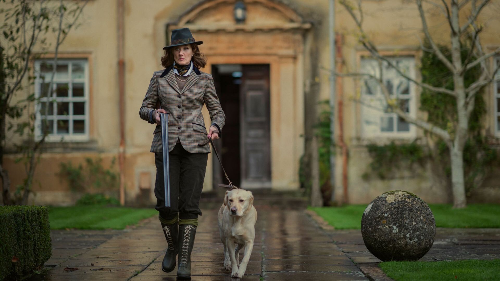 A scene from season 2 of The Gentlemen