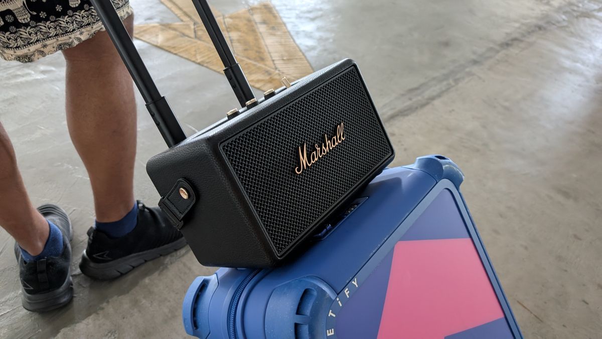 Marshall Kilburn III Bluetooth speaker