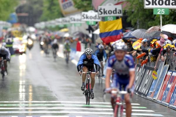 Dario Cataldo (Quick Step) comes in for second place behind Petrov