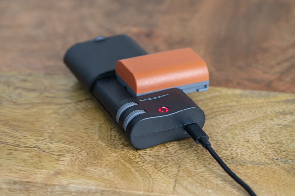 Caricabatterie Universale HAHNEL UNIPAL MINI II | Portatile Per Viaggi Con Batterie Li-ion
