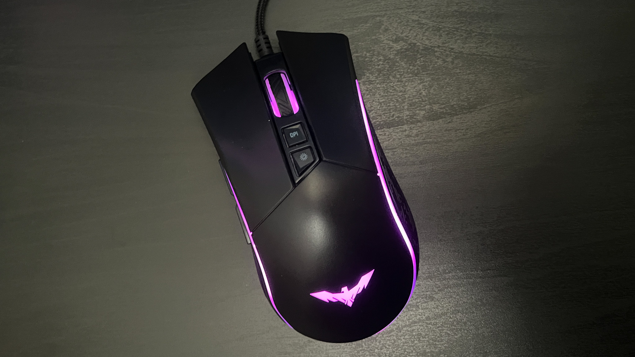 I tried a $12 gaming mouse and didn’t hate it