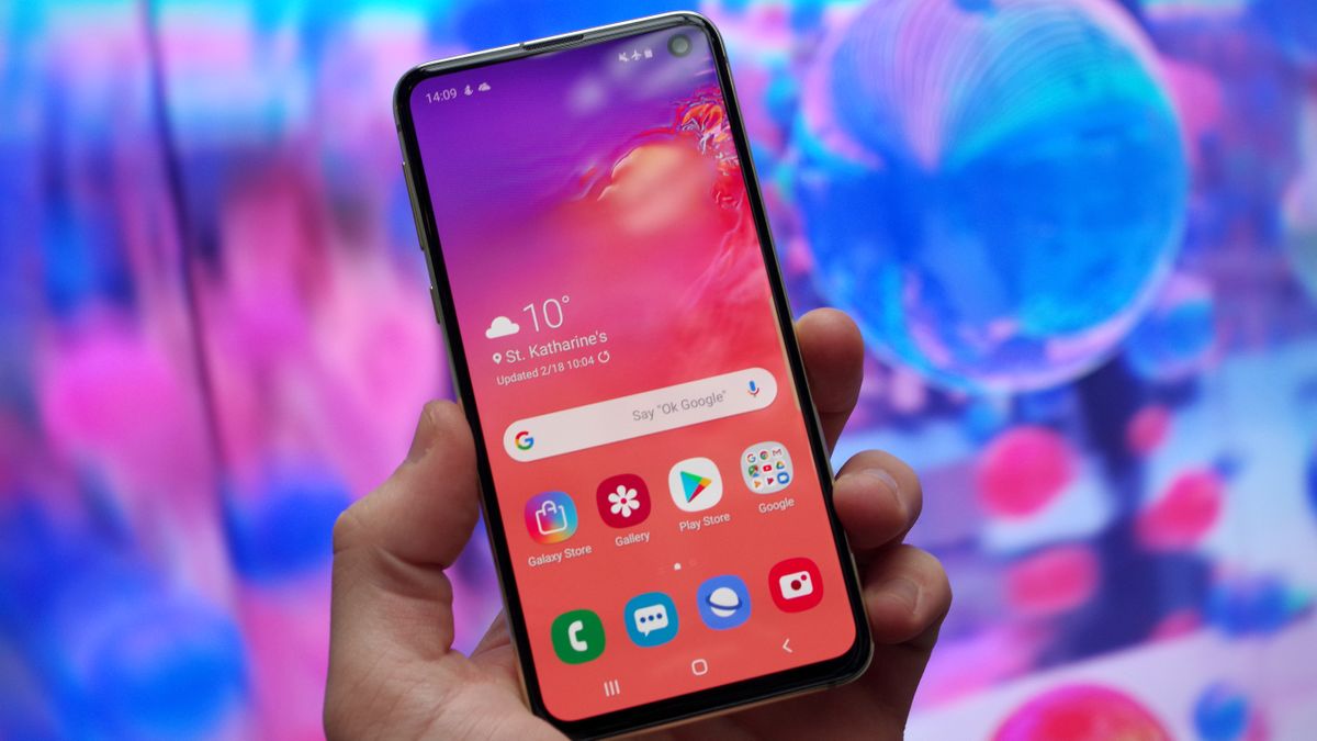 Samsung Galaxy S10e review: The small wonder