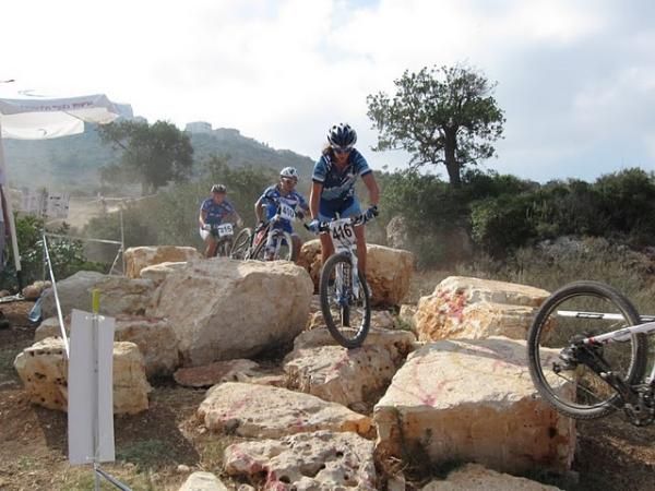 Noga Korem (Israel) picks her line.