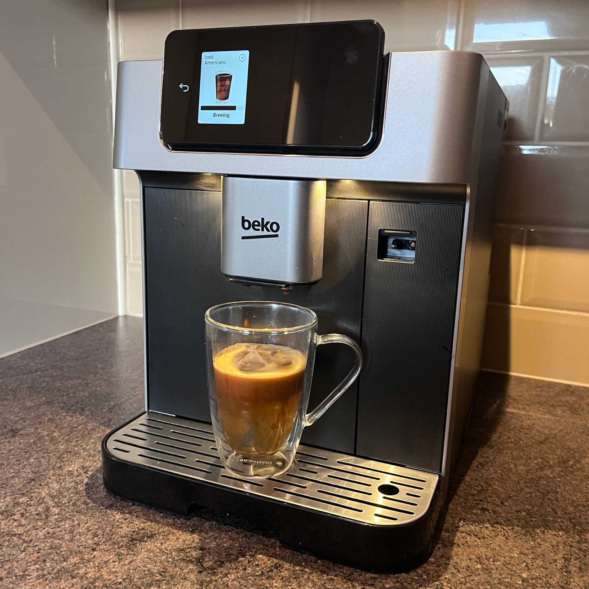 Beko Caffe Experto Series CE7500+ iced americano