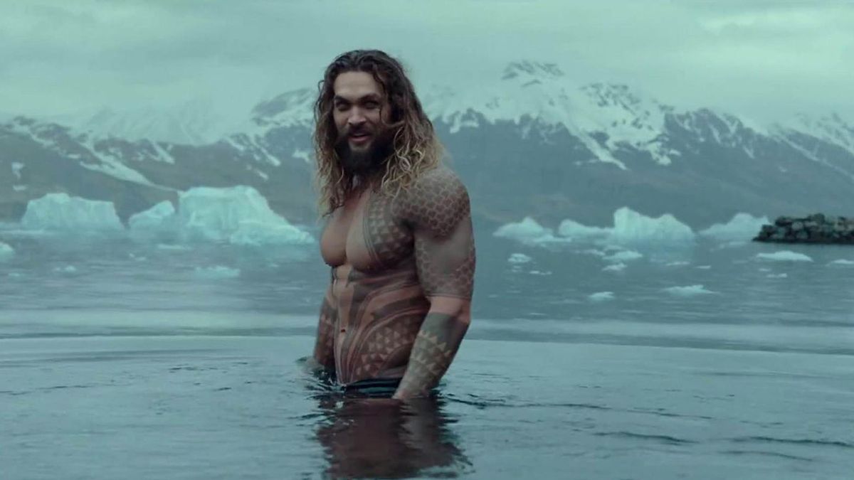 Jason Momoa shirtless in Justice League