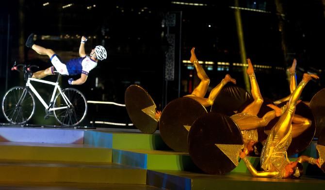 Spectacular dancing preceded the rider presentation.