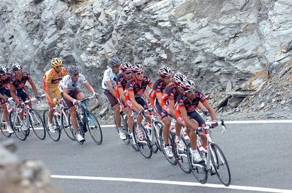 Caisse d'Epargne ride in formation at the Vuelta