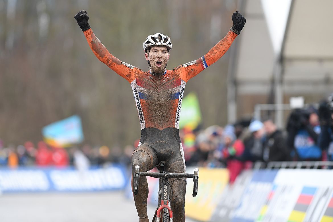 Joris Nieuwenhuis (Netherlands) dominated the under 23 race