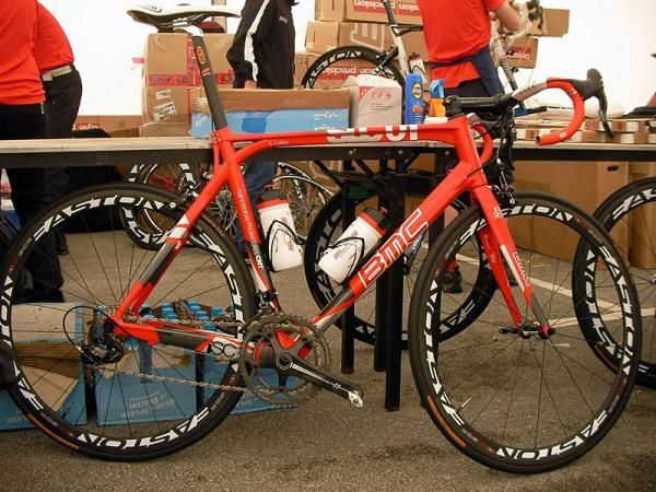 Alessandro Ballan's special red BMC almost ready to roll.