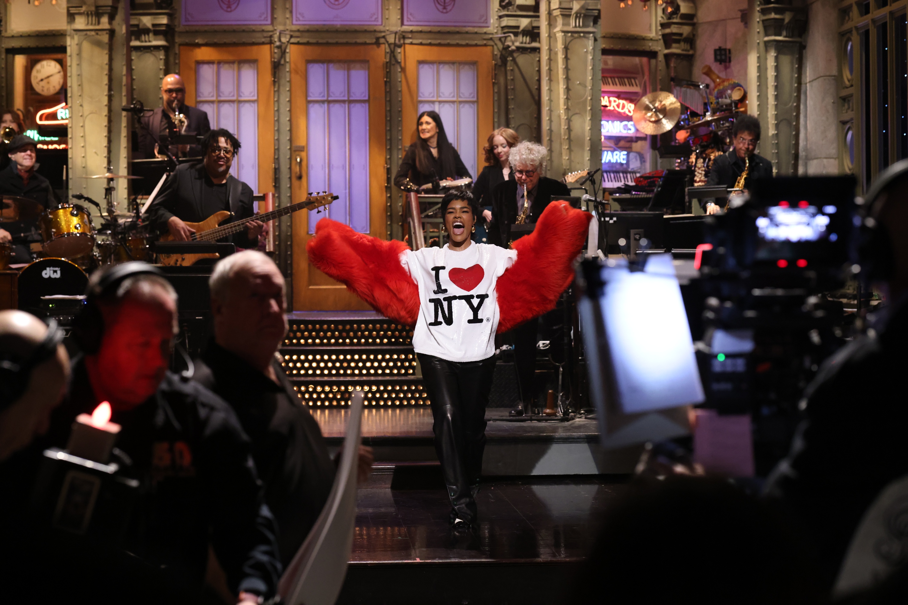Teyana Taylor wore the graphic tee trend on Saturday Night Live on january 24 2026