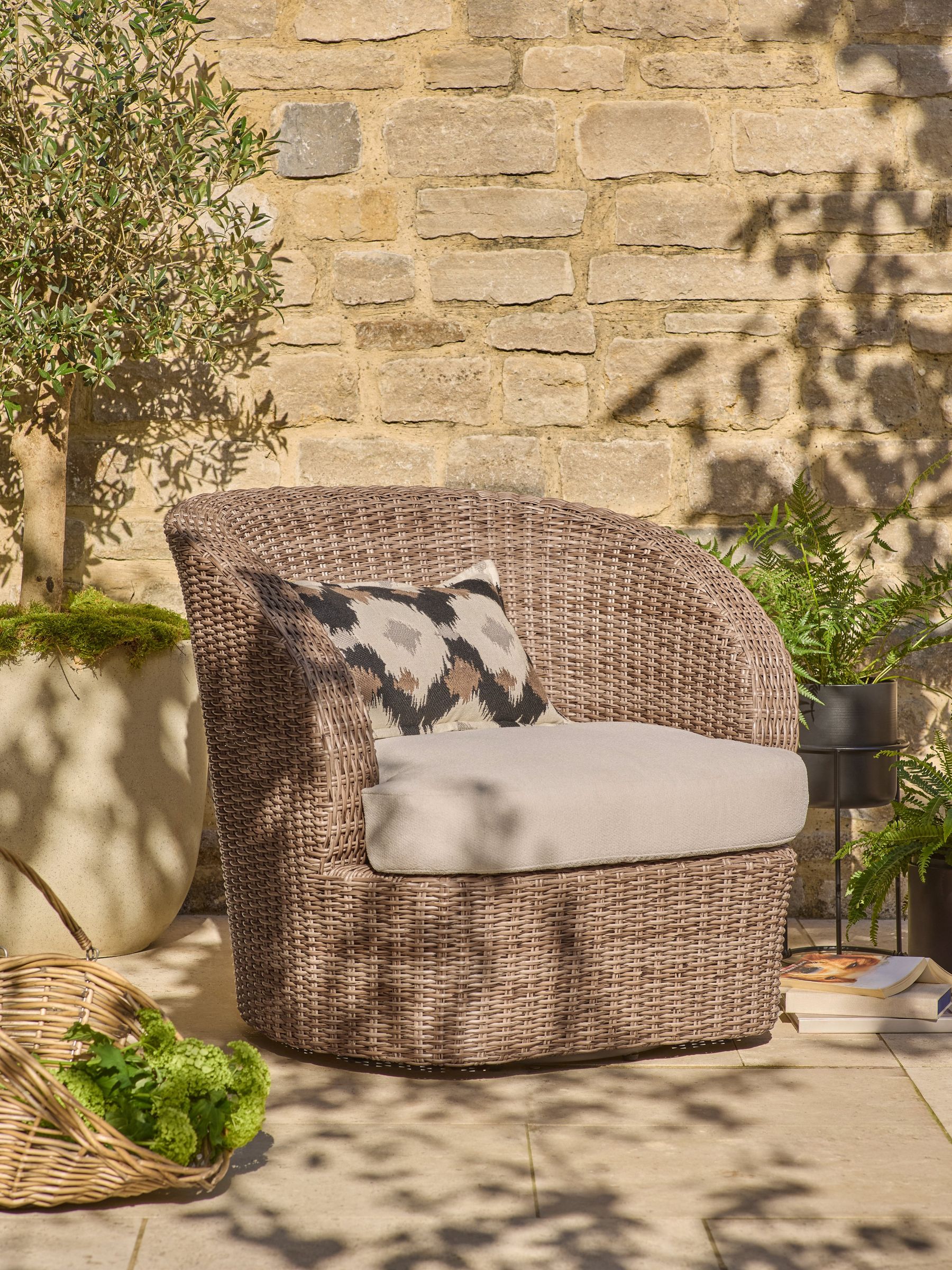 Natural Alvor Swivel Chair