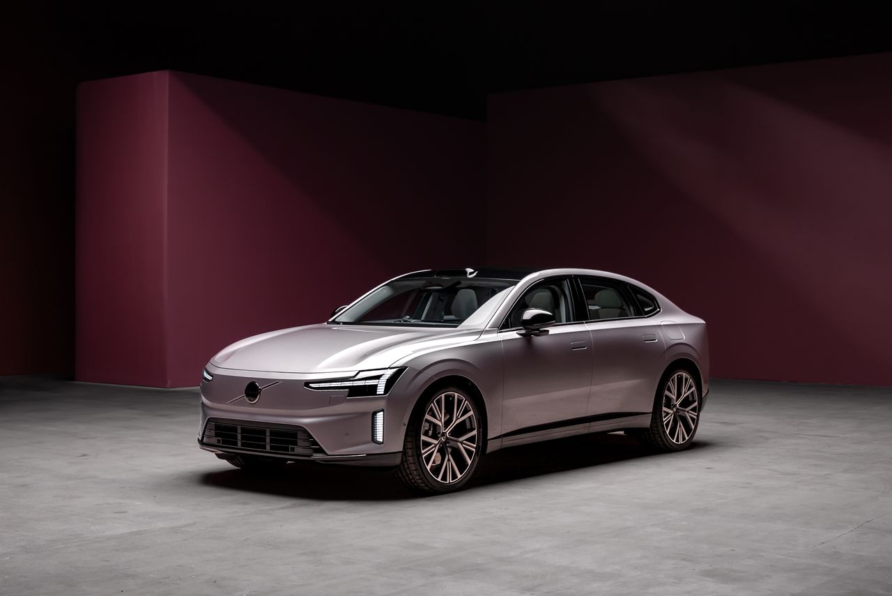 The Volvo ES90