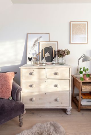 By converting their loft in Isleworth, Polly and Oli Geal have created a Scandi-style master suite full of light,texture and subtle colour