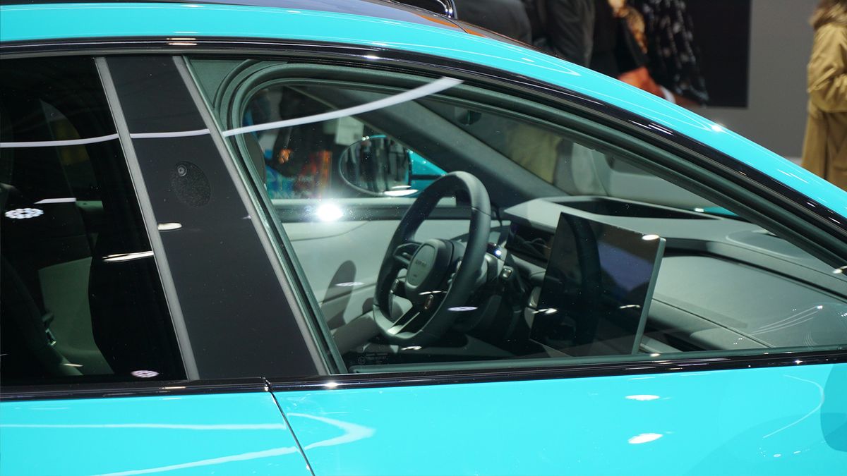 Xiaomi SU7 MWC 2024 cockpit
