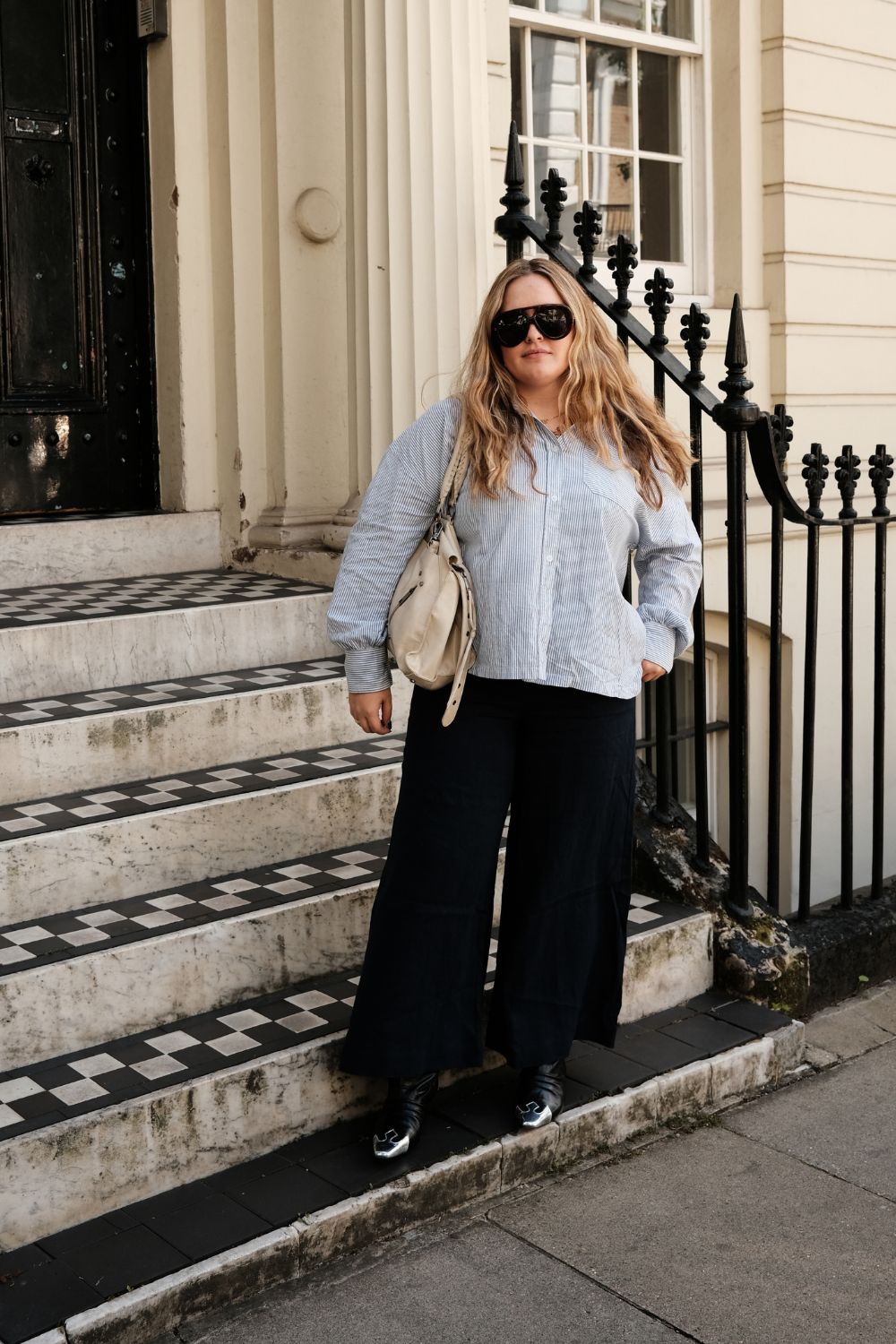 amelia yeomans wearing boden linen trousers
