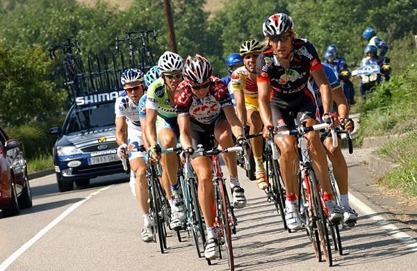 Vladimir Karpets (Caisse d'Epargne) does his turn at the front.
