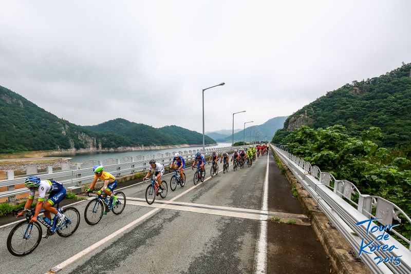 Orica-GreenEdge looking after Caleb Ewan at the front of the peloton